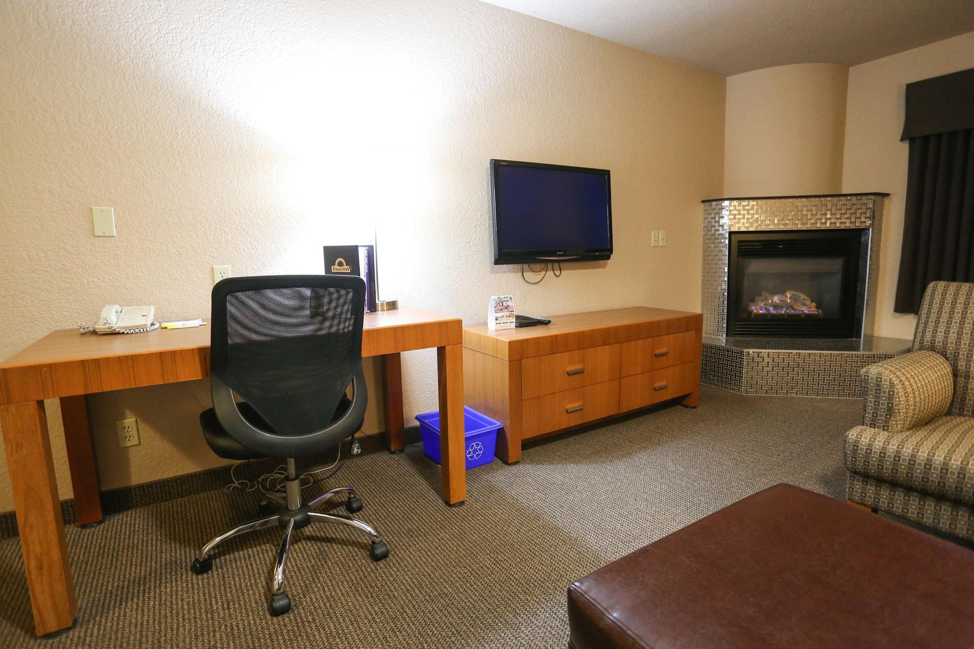 Days Inn By Wyndham Calgary Airport Kültér fotó