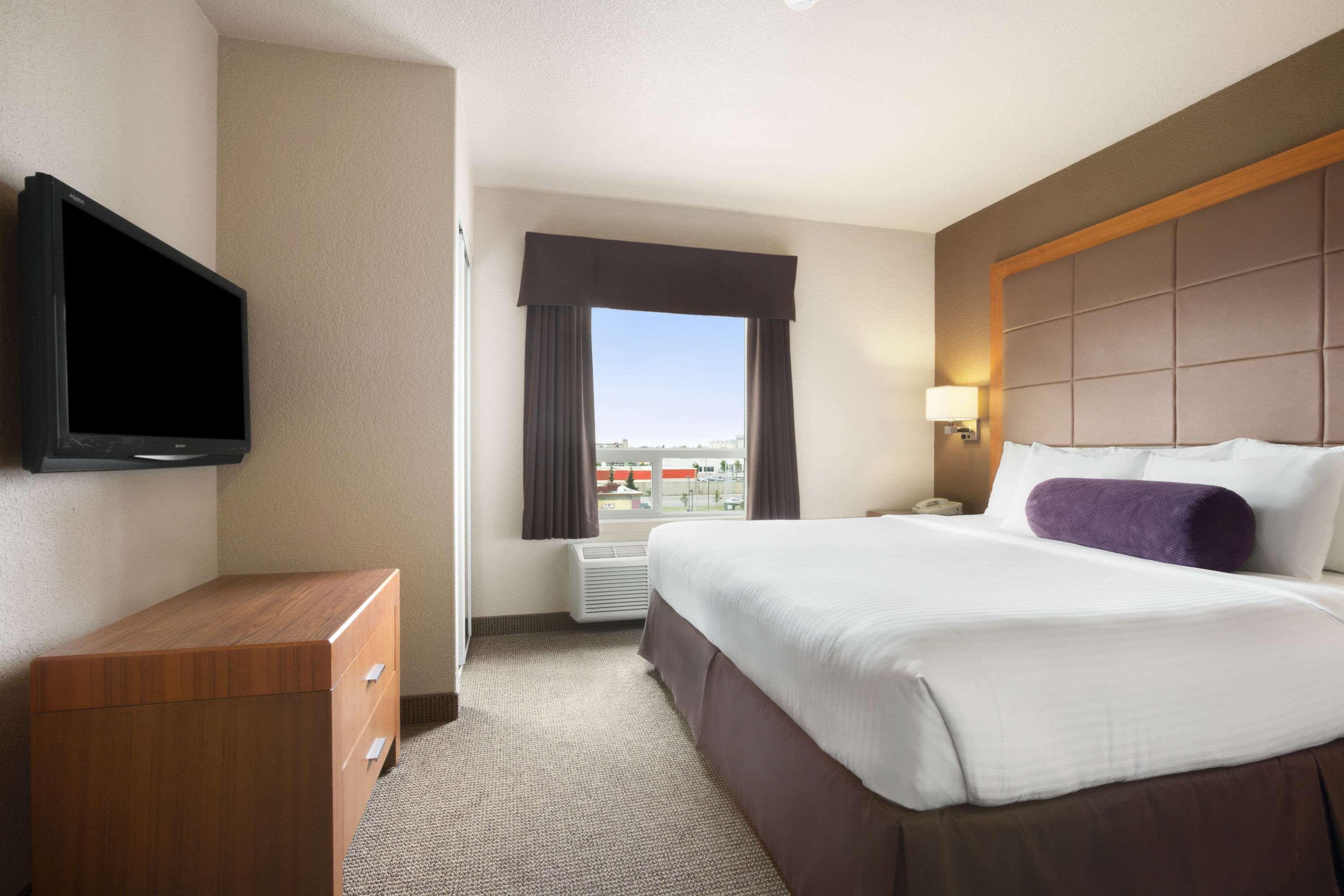 Days Inn By Wyndham Calgary Airport Kültér fotó