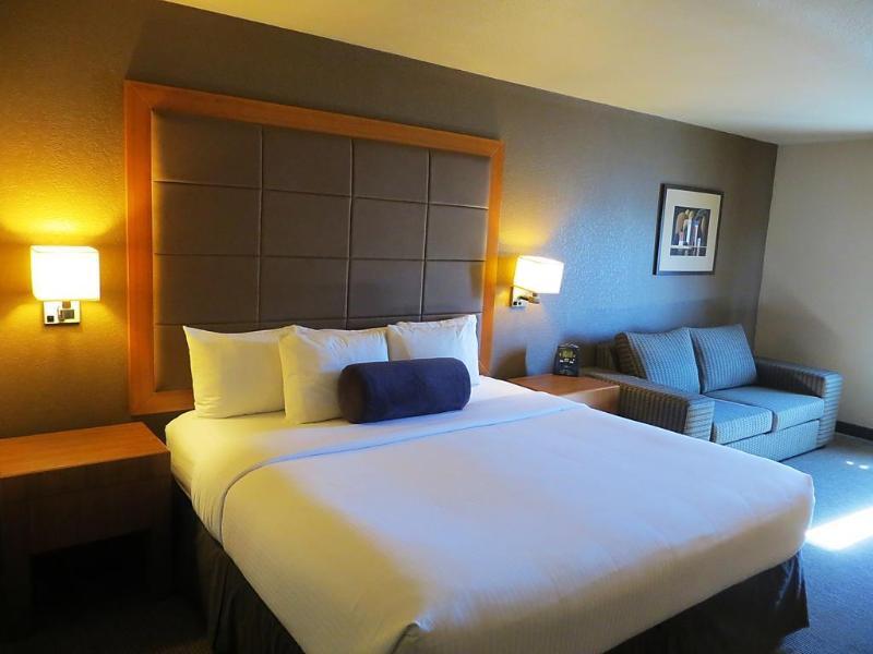 Days Inn By Wyndham Calgary Airport Kültér fotó